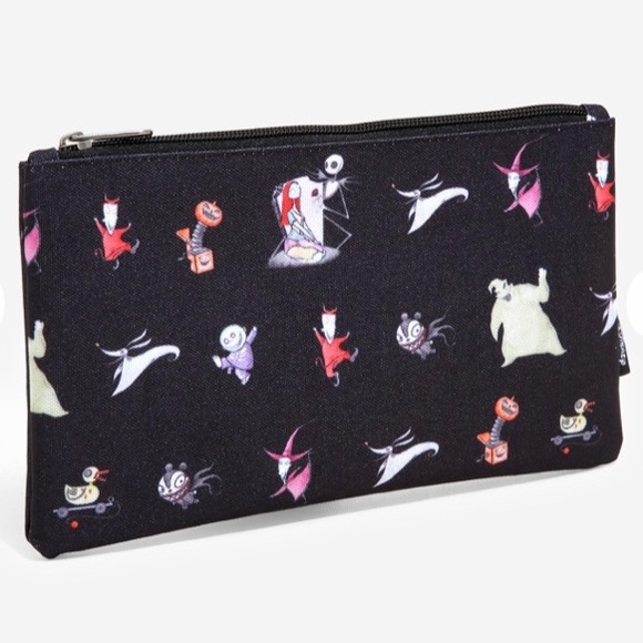 LOUNGEFLY NIGHTMARE BEFORE CHRISTMAS MAKEUP BAG! - Picture 2 of 4